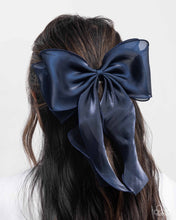 Load image into Gallery viewer, Streamlined Serenade - Blue
